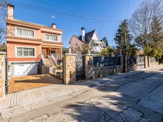 Chalet en M-505 17. Increible chalet en galapagar en venta