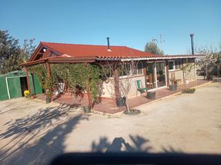 Casa in Carr. de vinaroz, alcanar 9. Casa de campo de madera tipo americano, rodeada de campos de nar