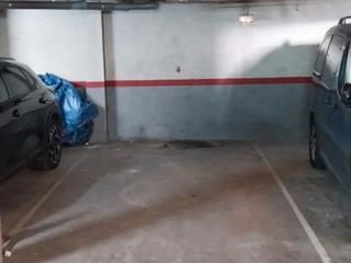 Lloguer Aparcament cotxe a Sant jaume 18. Alquiler plaza de parking amplia 14m²