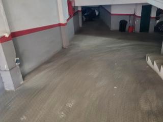 Rent Motorcycle parking in Carrer de sardenya 87. Parking moto grande