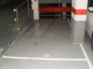 Miete Motorradparkplatz in Amilcar 144. Llogo parking moto al baix guinardó
