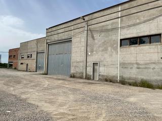 Nau industrial a Carrer del montsec 0. Conjunto 3 naves industriales en testera.