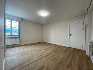 Pis a Cruz blanca kalea 11. Séptima planta en plaza zaldiaran