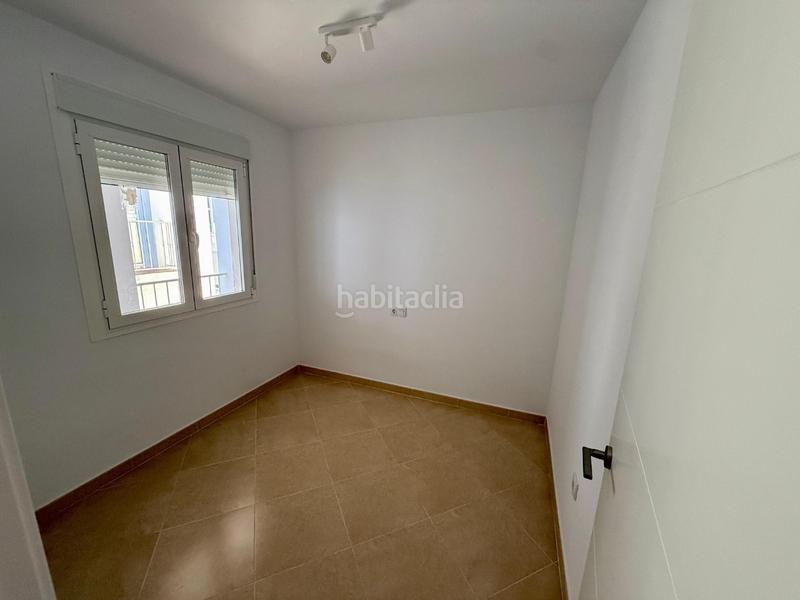 Foto 55dbefc4-fd3f-4df1-9fe2-a81b90a73136. Miete zweistöckige wohnung in calle la tajea 3 in Benalmádena