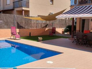 Maison à Carrer josep pla  28. Con piscina y parking