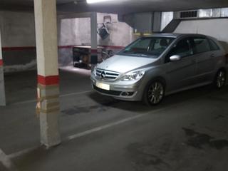 Parking voiture à Sant carles 63. Parking en venta para coche grande y moto en santa coloma de gra