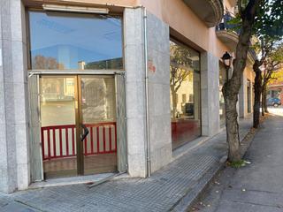Local commercial à Angel guimera  2-6