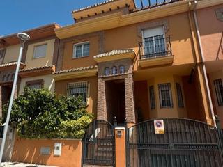 Reihenhaus in Arzobispo óscar romero  60. Chalet adosado en  venta en caserío de fonseca!!