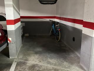 Lloguer Aparcament cotxe a Tanger 148. Plaza coche pequeño