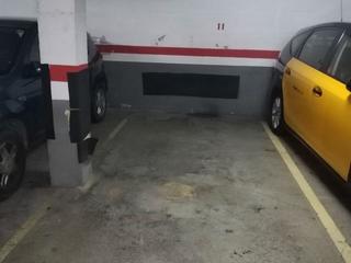 Affitto Posto auto in Carrer de felip ii 55. 1 planta