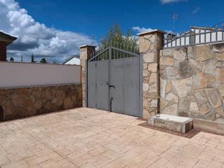 Chalet en Calle aragón 10. Oportunidad compra dos viviendas en una