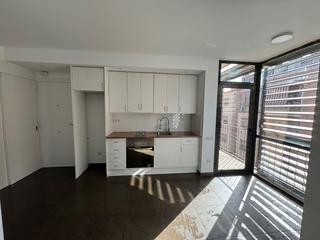 Rent Loft in Carrer de baltà de cela 0. Ático reformado de 45 m² con ascensor