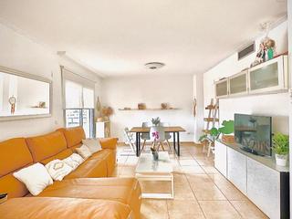 Flat in Avenida de las naciones 40. Piso de 3 dormitorios en pau 5, playa de san juan – a 10 min de