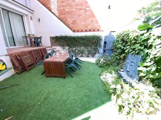 Casa en Carrer de la vinya  30. Una joya única en el corazón del guinardó