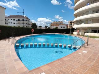 Studio à Carrer d'eivissa 12. Estudio con piscina comunitaria en el centro de l’estartit – ¡a