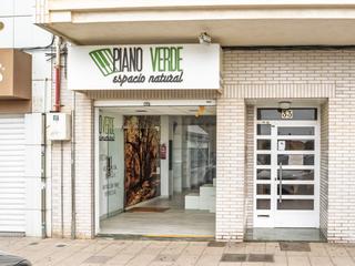 Lloguer Local Comercial a Avenida mediterráneo  33. Amplio local