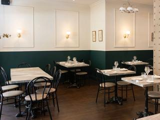 Traspaso Local Comercial en Calvet 50