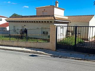 Chalet en Calle velázquez 20. Excelente oportunidad en la costa
