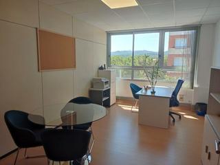 Location Bureau à Avda. cerdanyola  75. Despacho exterior con servicios incluidos - 24h en sant cugat