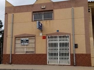 Nau industrial a Calle 9 de octubre 9. Venta de nave dos alturas delante mercadona al lado centro de sa