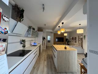 Casa adossada a Torres quevedo 1. Casa de obra nueva en buena zona en pueblonuevo. lista para entr