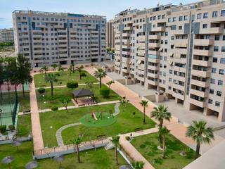 Piso en Trident  36. Se vende amplio piso en playa san juan