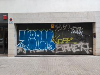 Lloguer Aparcament cotxe a Llull 215. Diversos pàrquings disponibles