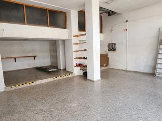 Miete Geschäftsraum in Canigo 44. Local en planta baja en alquiler