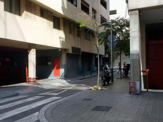Lloguer Aparcament cotxe a Carrer prat d'en rull 13. Garaje en les corts