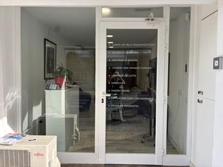 Traspàs Local Comercial a Sant pere 13. Barbería en traspaso