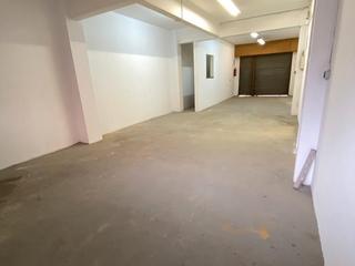 Lloguer Local Comercial a Calle mataró 13. Local en alquiler para almacén, oficina o negocio