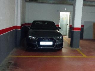 Car parking in Josep carner  1. Parking+ trastero
