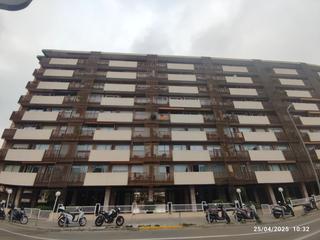 Pis a Paseo reina elisenda de montcada  13. Buena ubicación, magníficas vistas.