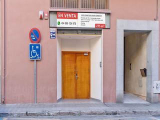 Local Comercial a Rocaberti 35. Local versátil de 275 m² con múltiples posibilidades