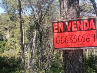 Terrain résidentiel à Carrer vallès 30. Oportunidad terreno grande .