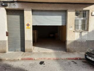 Alquiler Local Comercial en Carrer torre taiala 56. Local de 150 m2