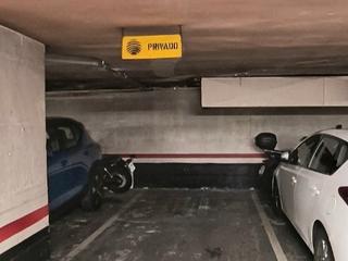Alquiler Parking coche en Ava roma 40. Plaza de parking grande