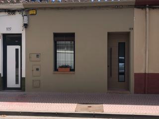 Maison à President macià 129. Viu a menys  de 100m del mar, una llar acollidora a tocar la pla
