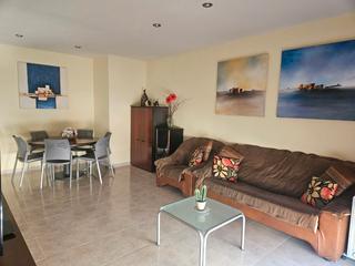 Piso en Carrer de ramon das neves 0. Piso amplio y soleado de 3 hab., 2 baños, comedor, cocina indepe