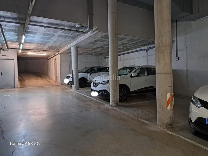 Foto ef23103b-69eb-4439-86b2-54f386ed51e5. Aparcament cotxe a roure 27 a Canaletes - Turonet Cerdanyola del Vallès