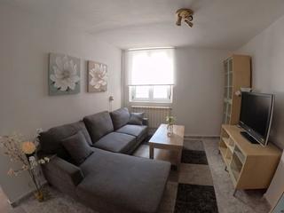 Rent Flat in Avenida madrid 7. Alquiler de acogedor y céntrico piso en san antonio