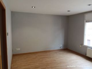 Etagenwohnung in Sant francesc 75. Piso en el casco antiguo de premiá de mar, amplio, muy luminoso,