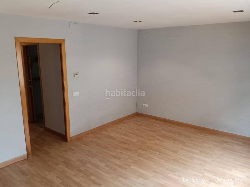 Foto f2d1024d-0c24-41b5-9955-39c129102e01. Piso en sant francesc 75 piso en el casco antiguo de premiá de mar, amplio, muy luminoso, todo exterior, 95 m2 con 3 habitaciones en Premià de Mar