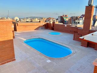 Appartement à Av. vallcarca 70. Piso reformado con plaza de parking incluida