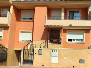 Chalet à Avenida de molina 11. Chalet adosado en el llano de molina. enfrente del parque infant