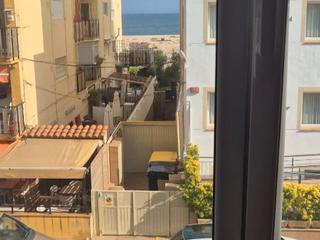 Appartement à Avenida maresme 18. Apartamento recien reformado con parking y trastero
