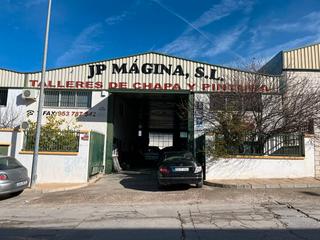 Nau industrial a Calle d 32. Nave industrial con taller completo en jodar