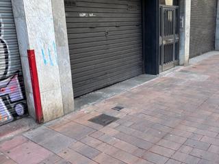 Car parking in Rosa puig rodon pla 4. Plaza coche mediano en gran de gracia