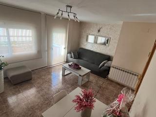 Appartement à Carrer penedès 18. Piso céntrico con balcón, parking para entrar a vivir – sant and