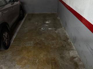 Lloguer Aparcament cotxe a Alfons sala 43-47. Para coche pequeño o dos motos